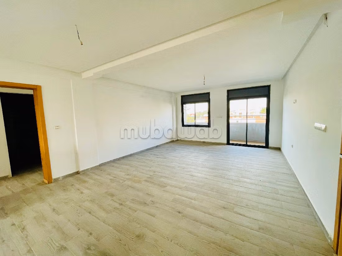 Oficinas en alquiler en Abattoirs. Superficie de 110 m². Conserje.