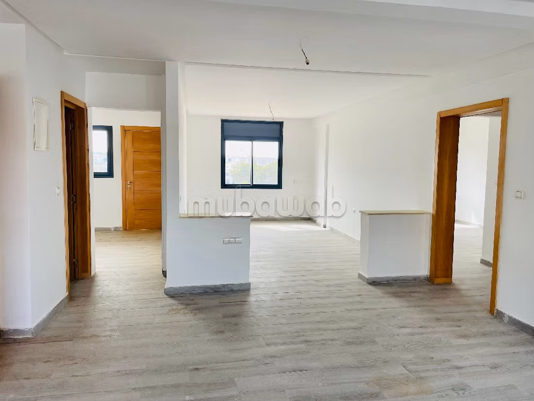 Oficinas en alquiler en Abattoirs. Superficie de 110 m². Conserje.