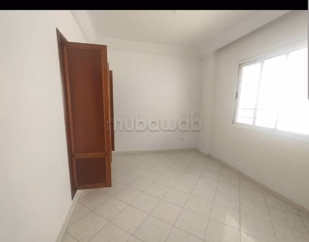 Apartment for rent in Racine. Area 120 m². Soundproofing, Secured door. 