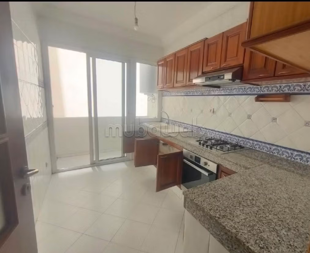 Apartment for rent in Racine. Area 120 m². Soundproofing, Secured door. 