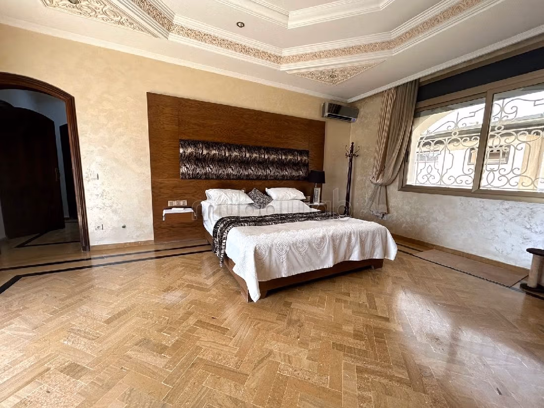 Casa de lujo en venta en Mandarona. 5 hermosas habitaciones. Amueblado. 