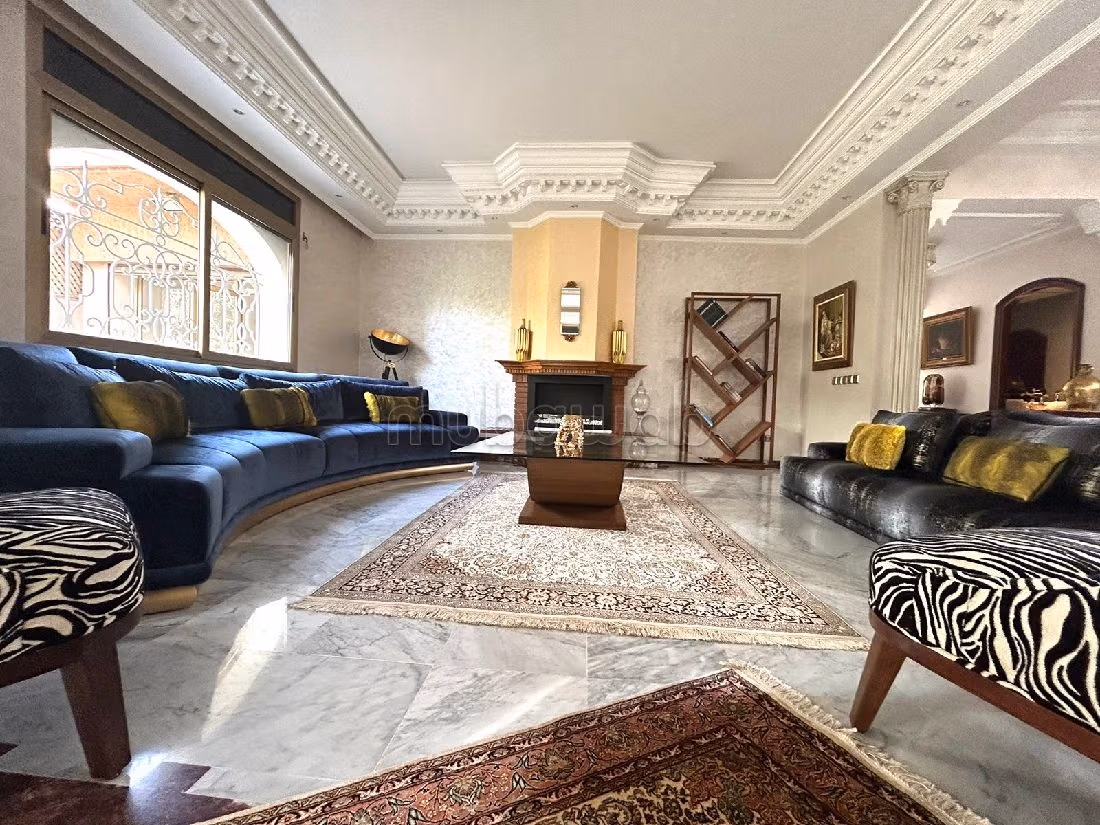 Casa de lujo en venta en Mandarona. 5 hermosas habitaciones. Amueblado. 