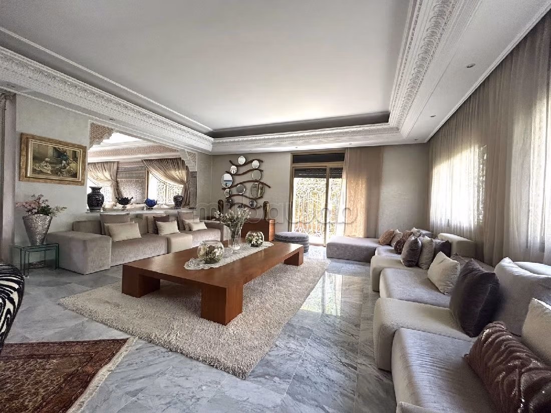 Casa de lujo en venta en Mandarona. 5 hermosas habitaciones. Amueblado. 