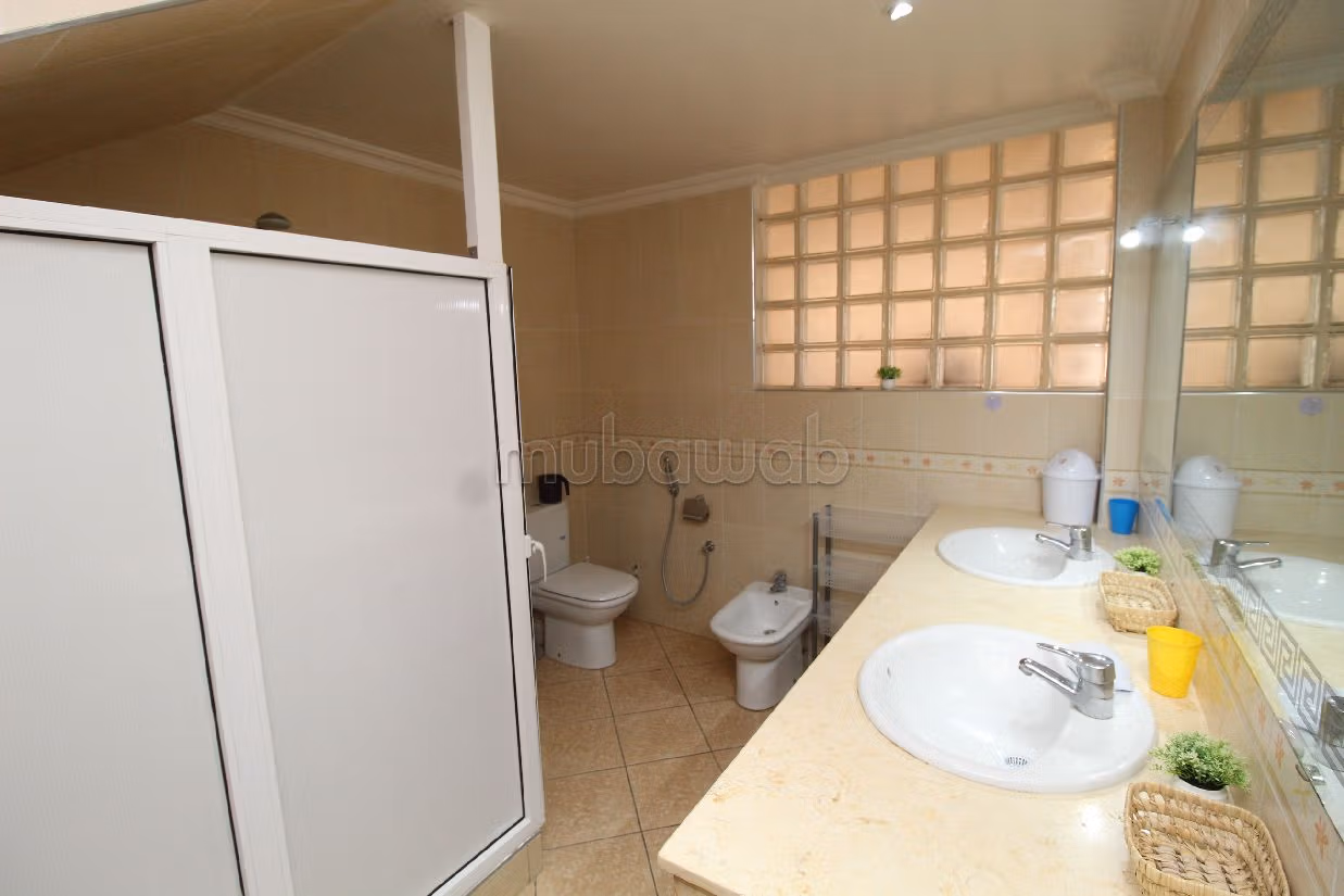 Grand appartement 200 m2 à louer à Najah Agadir