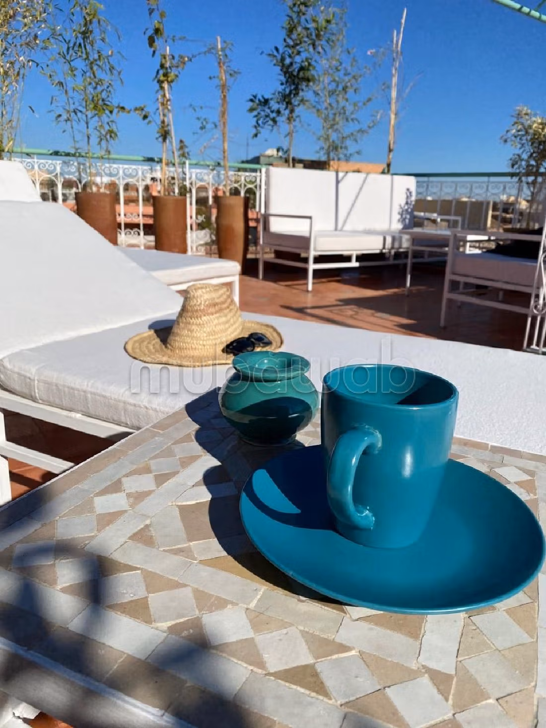 Très beau riad à vendre à Kennaria. Superficie 250 m². Antenne parabolique et Porte blindée