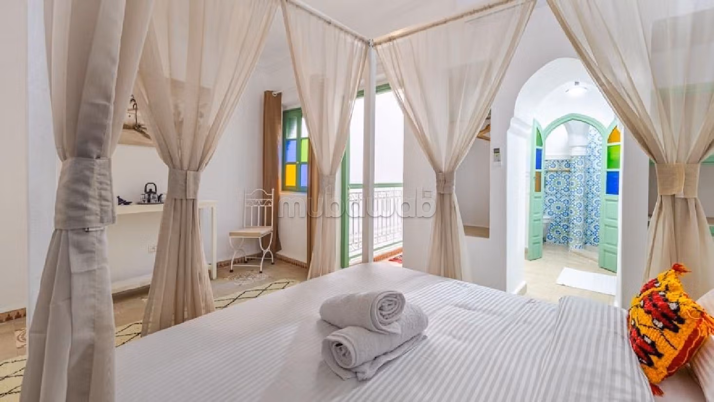 Très beau riad à vendre à Kennaria. Superficie 250 m². Antenne parabolique et Porte blindée