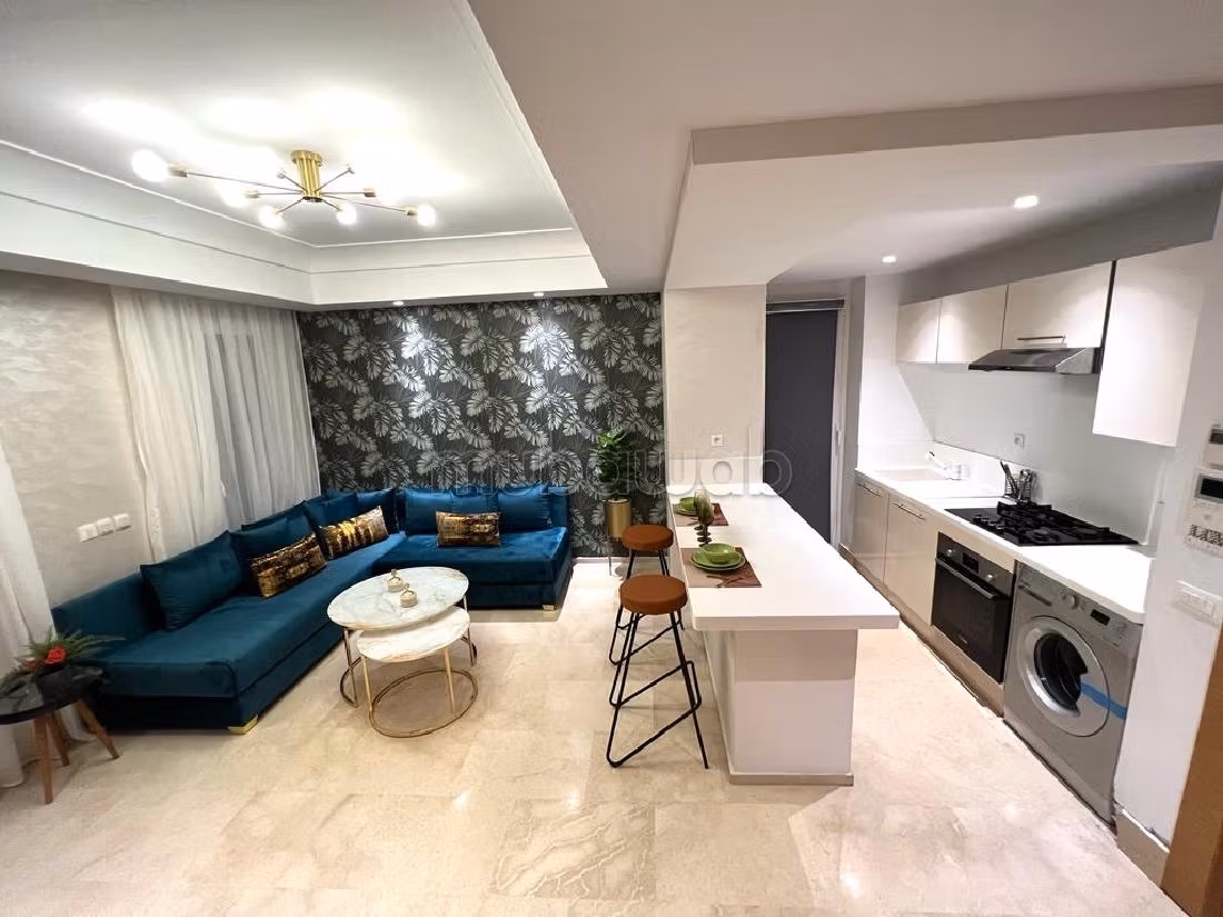 شقق للكراء ب الحي المالي للدار البيضاء. المساحة الإجمالية 60 م². صالة مغربية تقليدية وباب متين. 