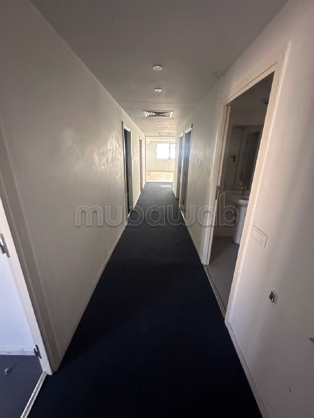 Kantoorruimte beschikbaar in Anfa. Oppervlakte 700 m². Airconditioning en conciërge