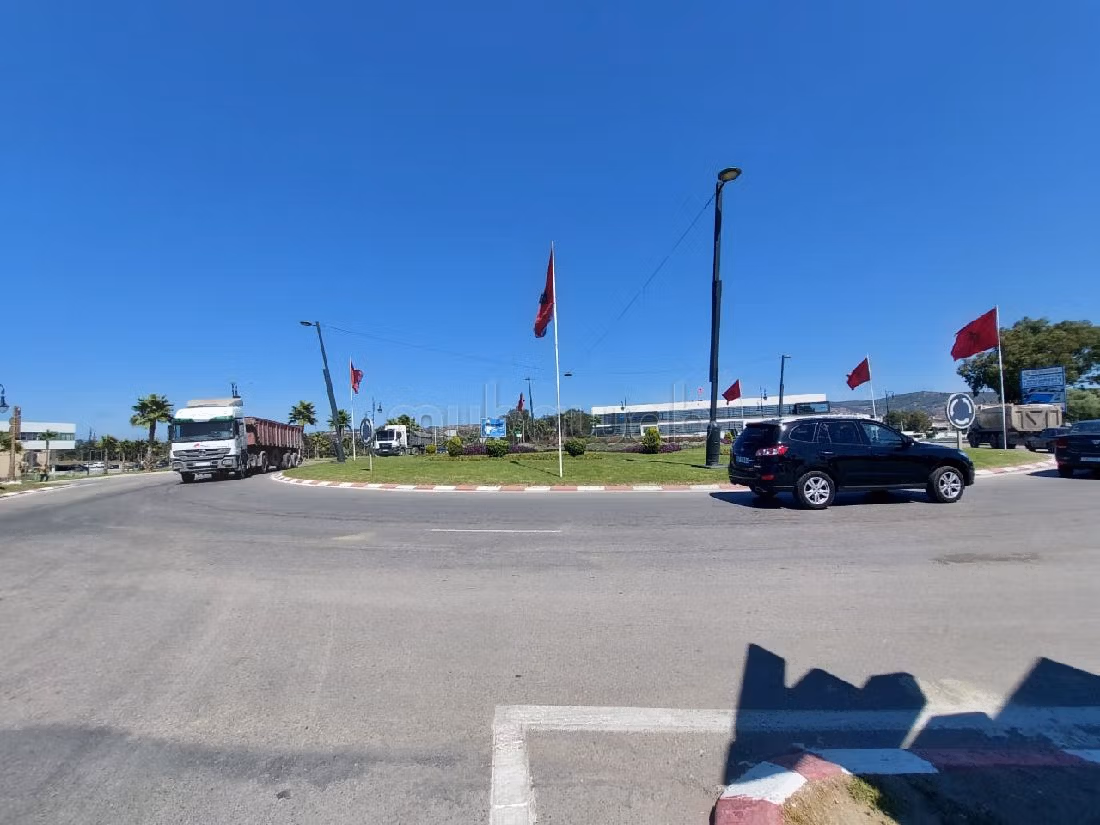 Commercieel vastgoed beschikbaar in Marjane. Oppervlakte 5000 m². 
