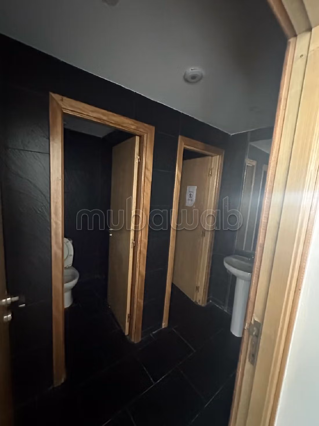 Offices for rent in Sidi Maarouf. Area 459 m². Residence with caretaker, general air conditioning