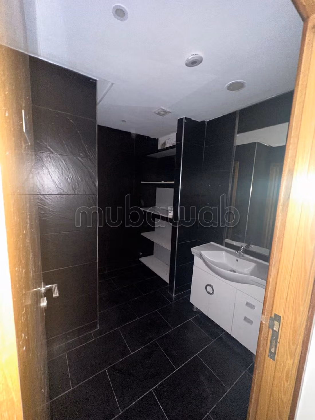 Offices for rent in Sidi Maarouf. Area 459 m². Residence with caretaker, general air conditioning