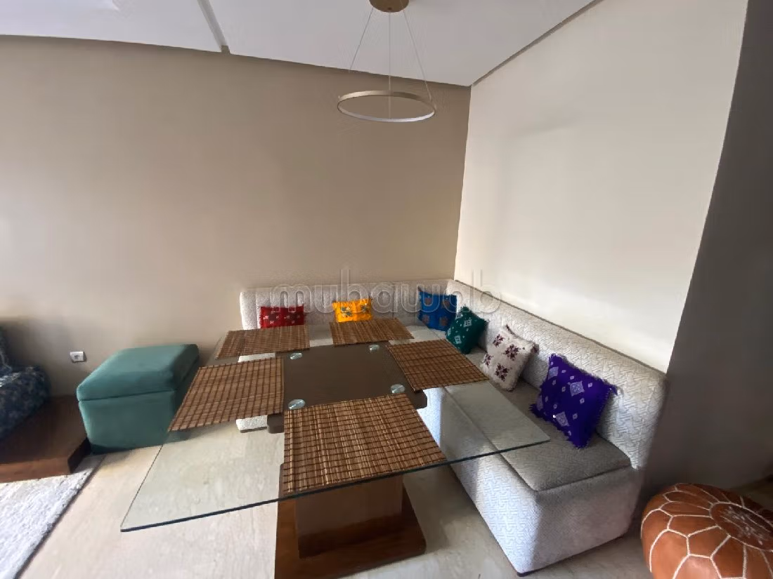 Apartment for rent in Quartier du Parc. 2 beautiful rooms. Ample storage space