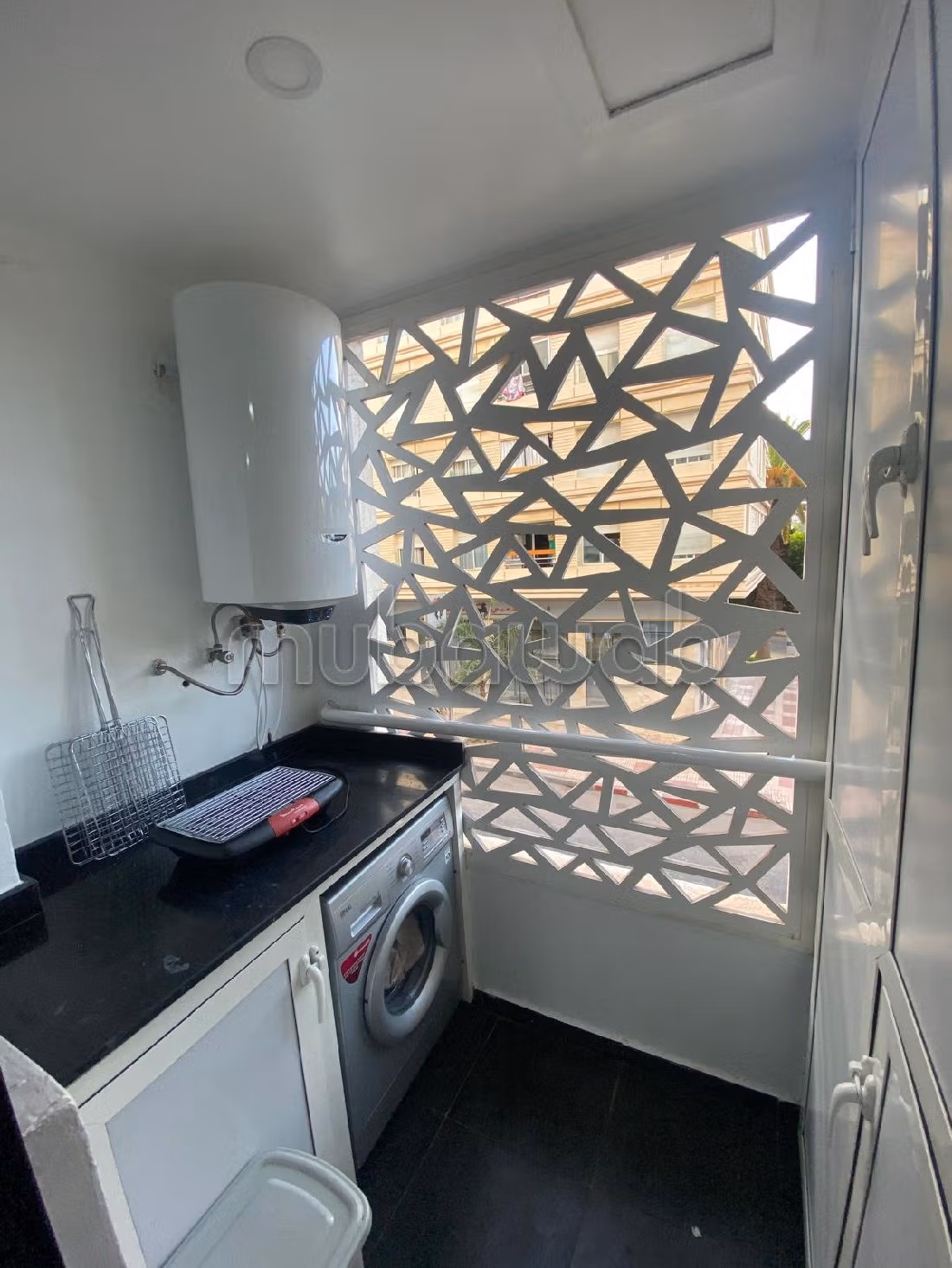 Apartment for rent in Quartier du Parc. 2 beautiful rooms. Ample storage space