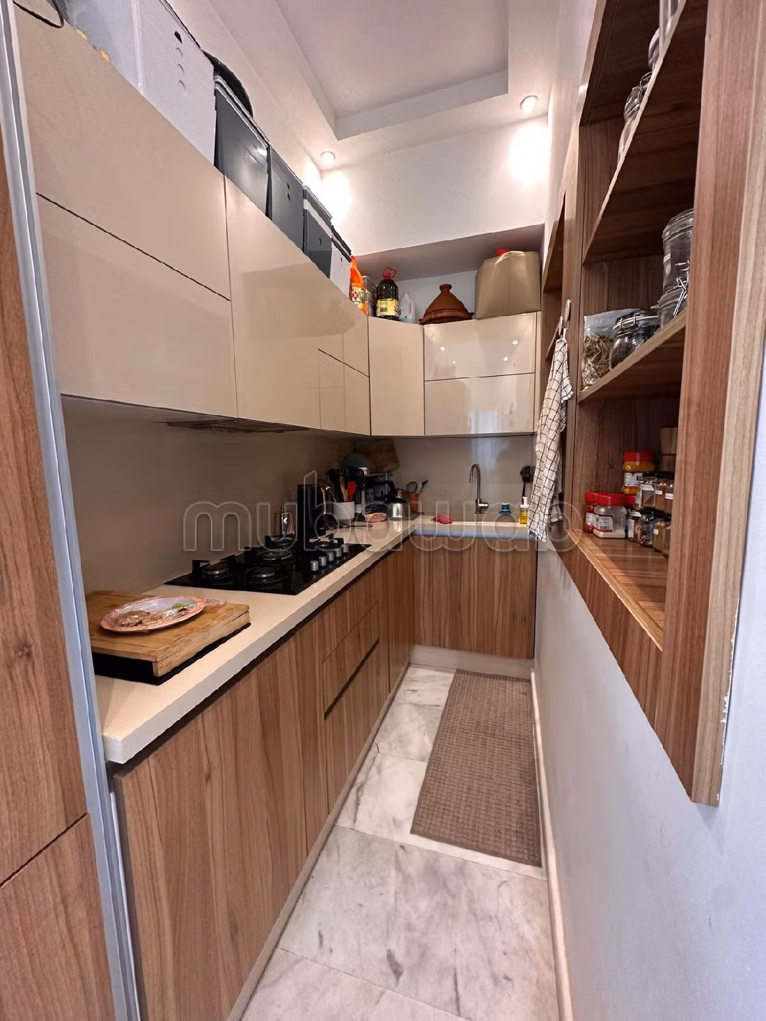 بيع عقار بوسط المدينة. المساحة الكلية 180 م². 