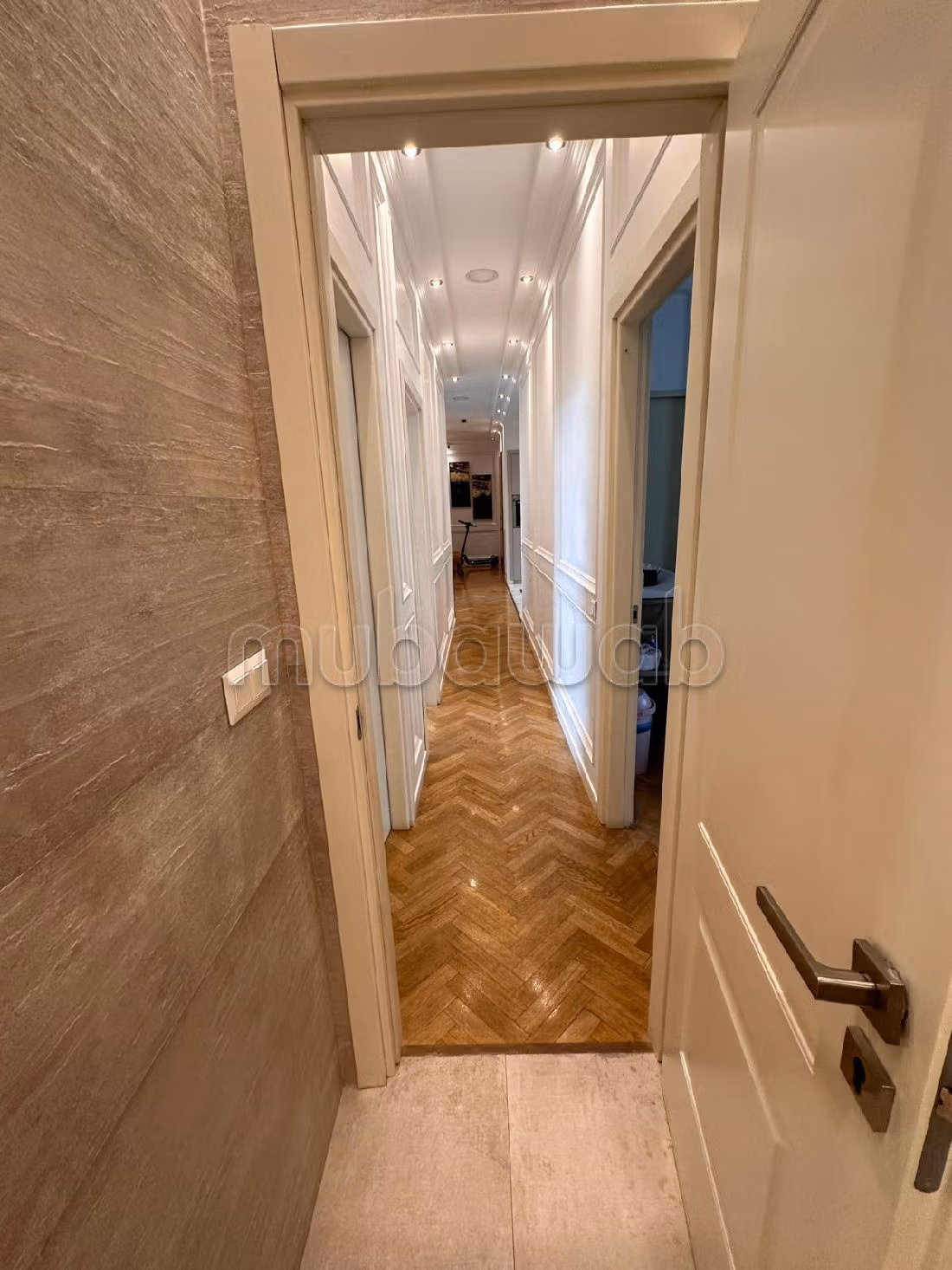 بيع عقار بوسط المدينة. المساحة الكلية 180 م². 