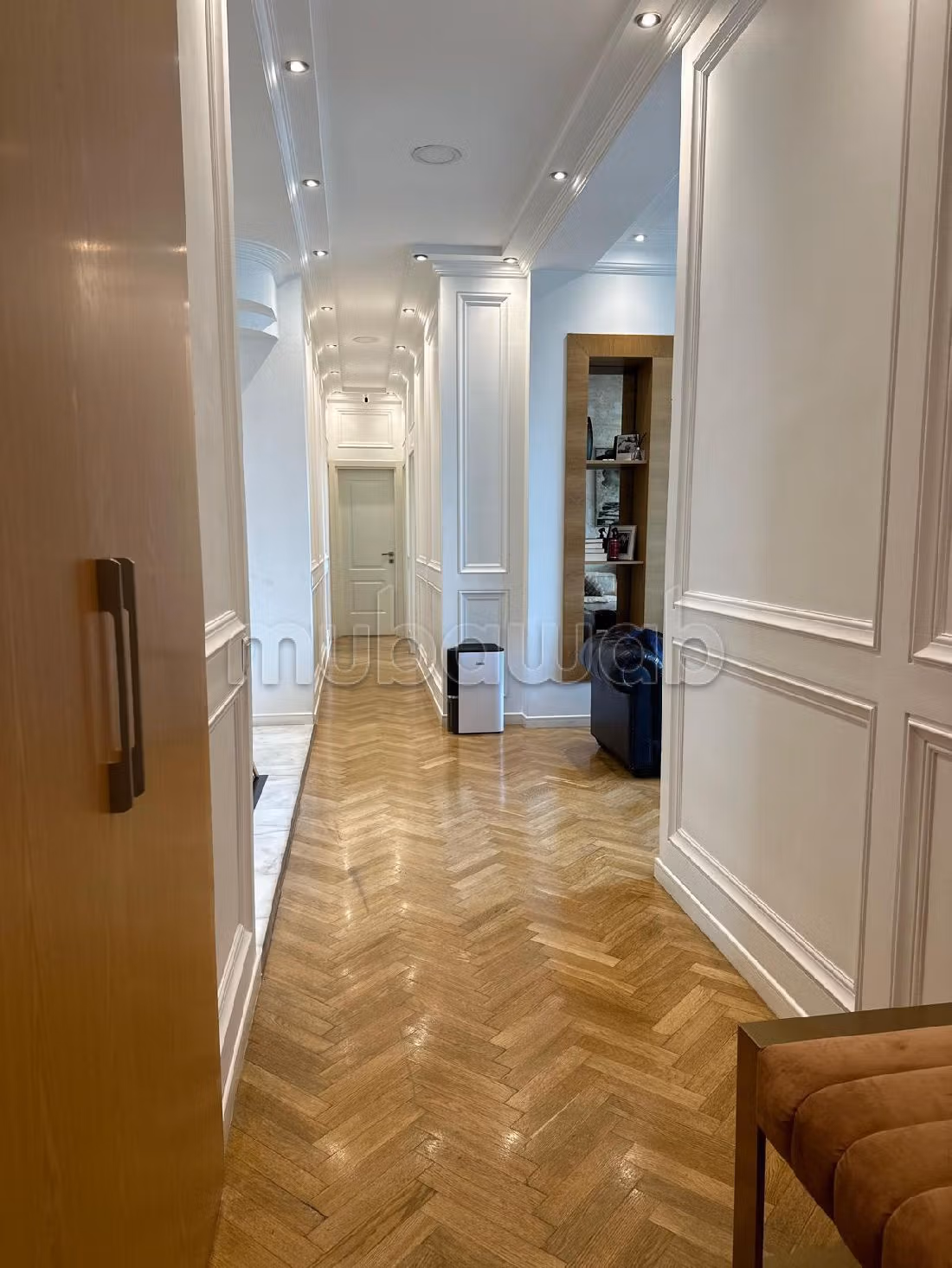 بيع عقار بوسط المدينة. المساحة الكلية 180 م². 