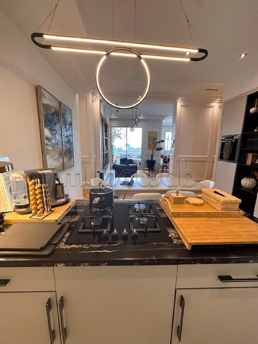 بيع عقار بوسط المدينة. المساحة الكلية 180 م². 