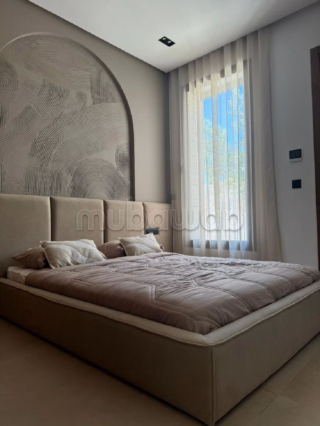 Splendid villa for sale in Route de Ouarzazate. 6 large living areas. Well decorated. 