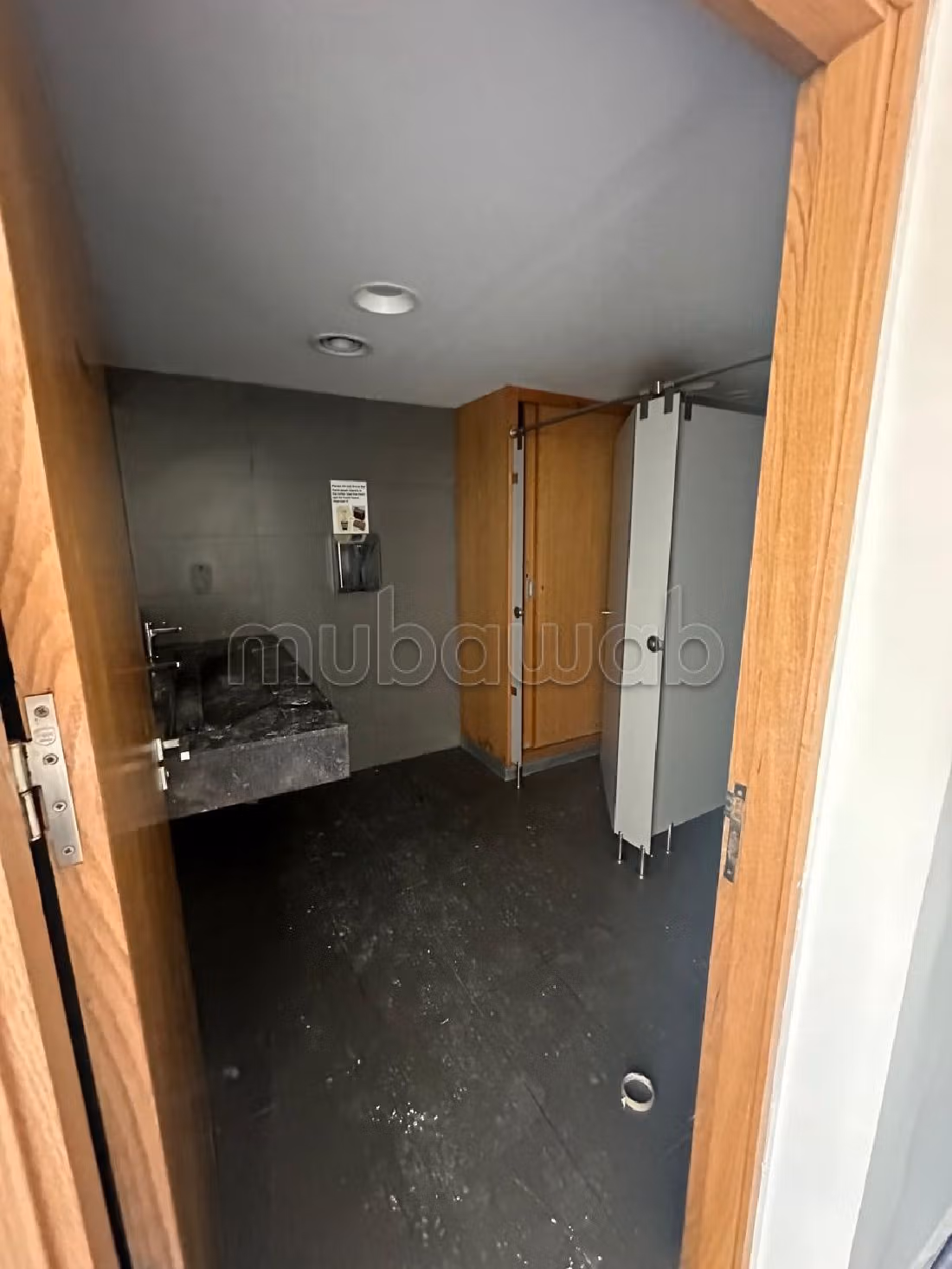 Offices for rent in Sidi Maârouf. Small area 900 m². Double glazed window, Central air conditioning