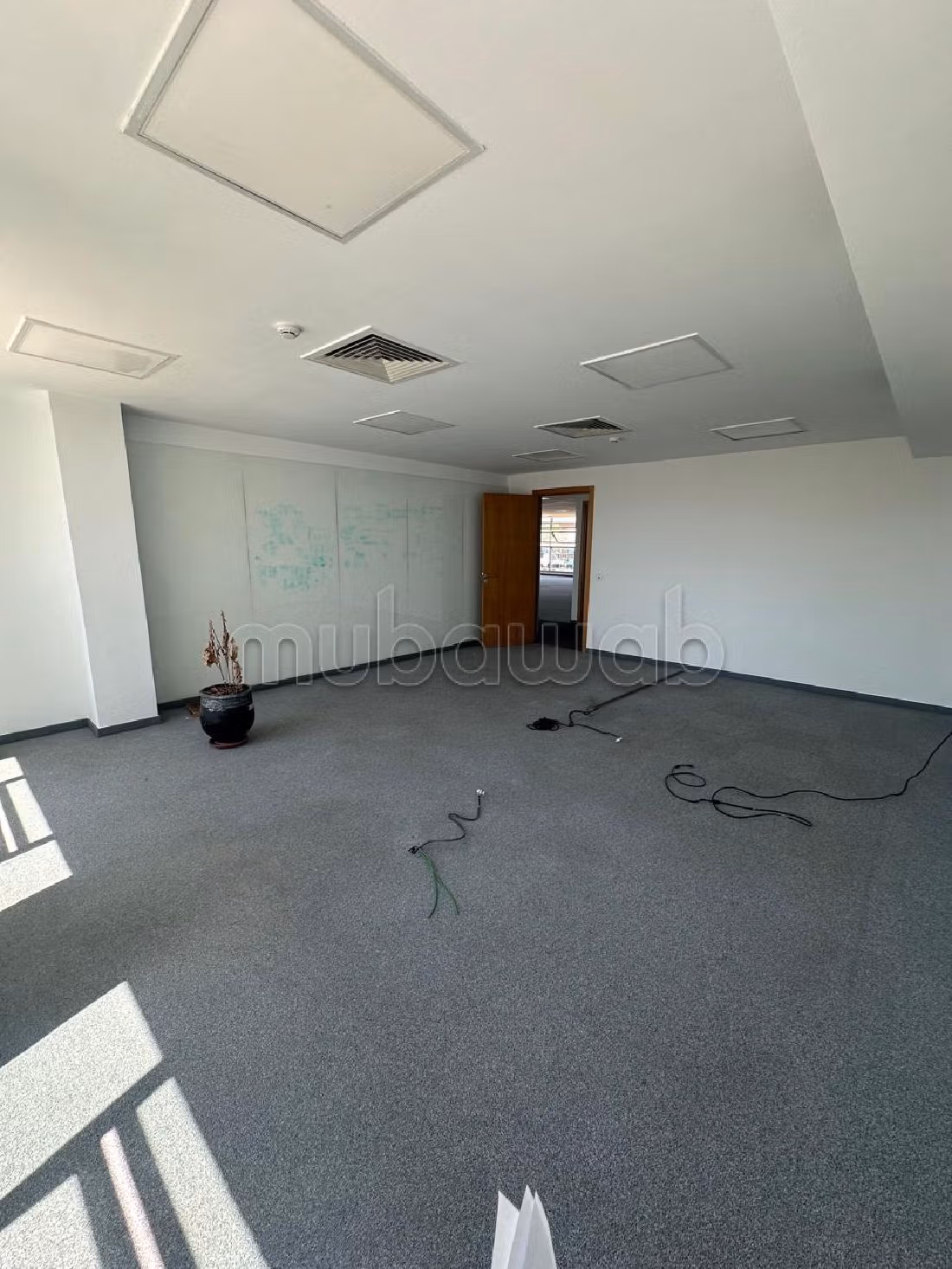 Offices for rent in Sidi Maârouf. Small area 900 m². Double glazed window, Central air conditioning