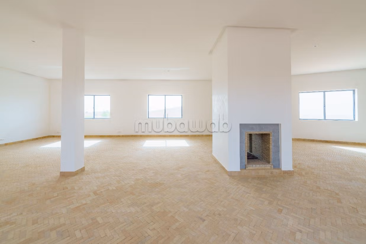 Esplendida villa en venta en Route Amizmiz. 10 habitaciones confortables. Chimenea y conserje. 