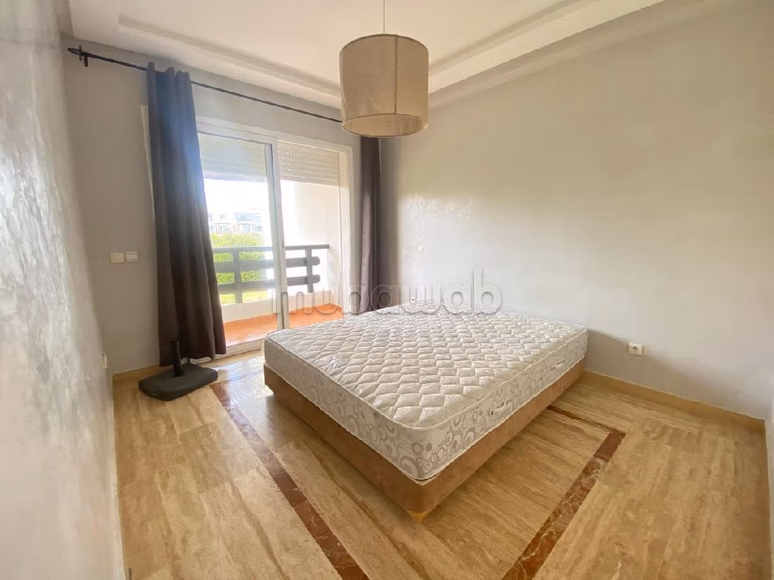 شقة جميلة للكراء بدار بوعزة. المساحة الإجمالية 75 م². مفروشة