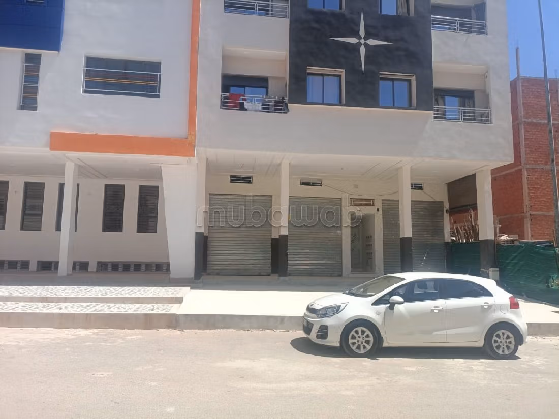 Local commercial à l'achat à Al bassatine.
Surface de 27 m²