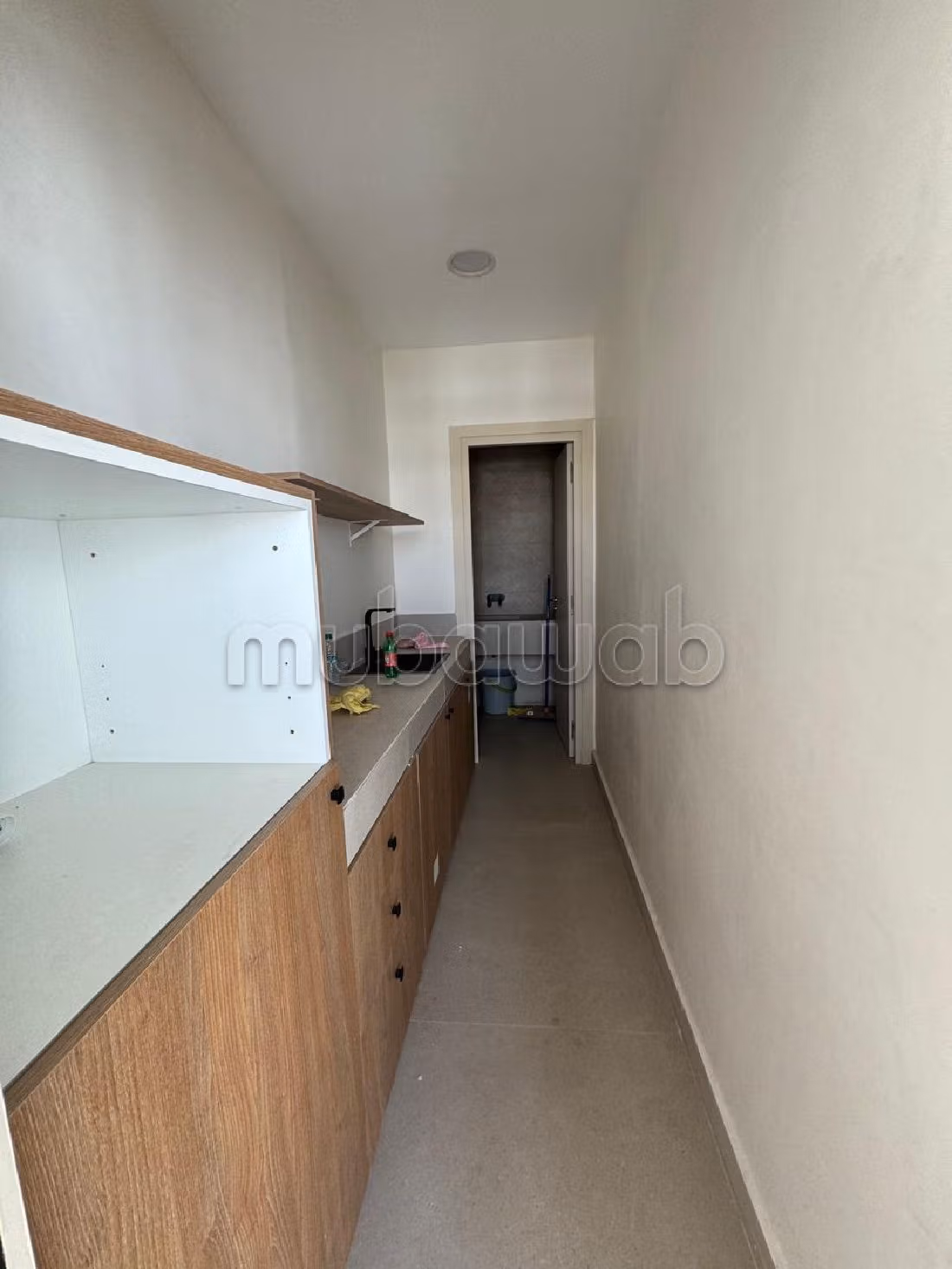 Oficinas en alquiler en Sidi Maarouf. Area 108 m². Servicio de conserjería, aire condicionado. 