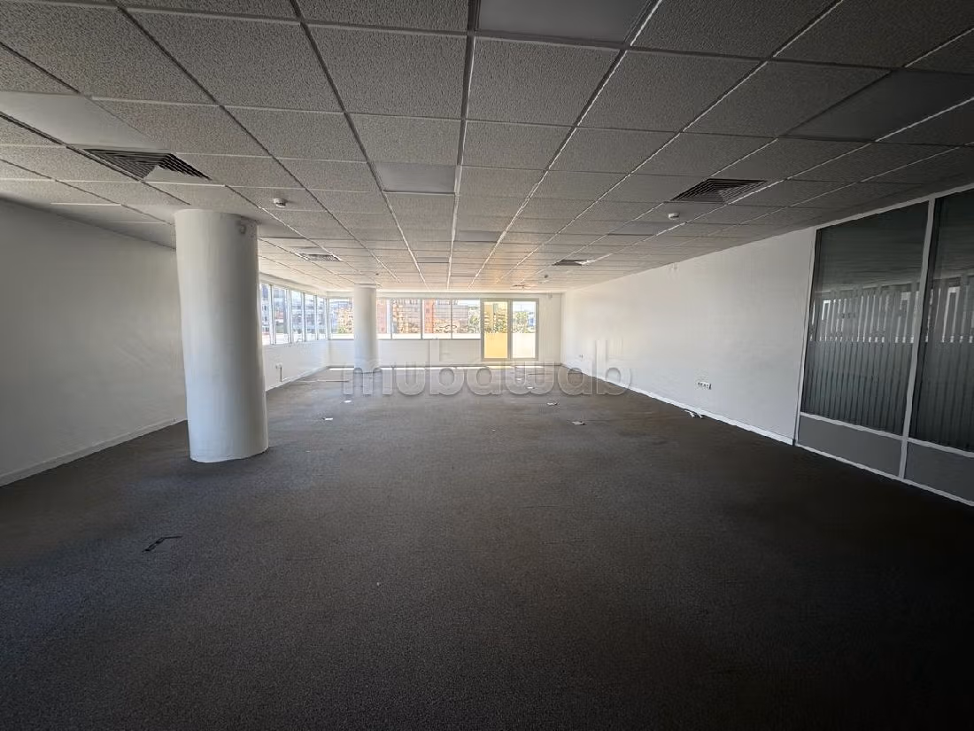 Offices for rent in Sidi Maarouf. Total area 185 m². No Lift, Large terrace. 