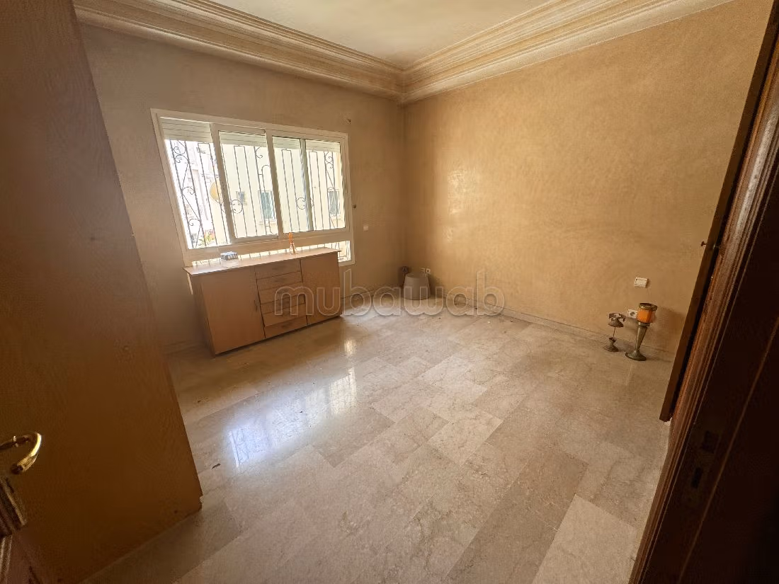 Splendido appartamento da acquistare a Maârif. Superficie di 178 m². Ascensore e posto auto