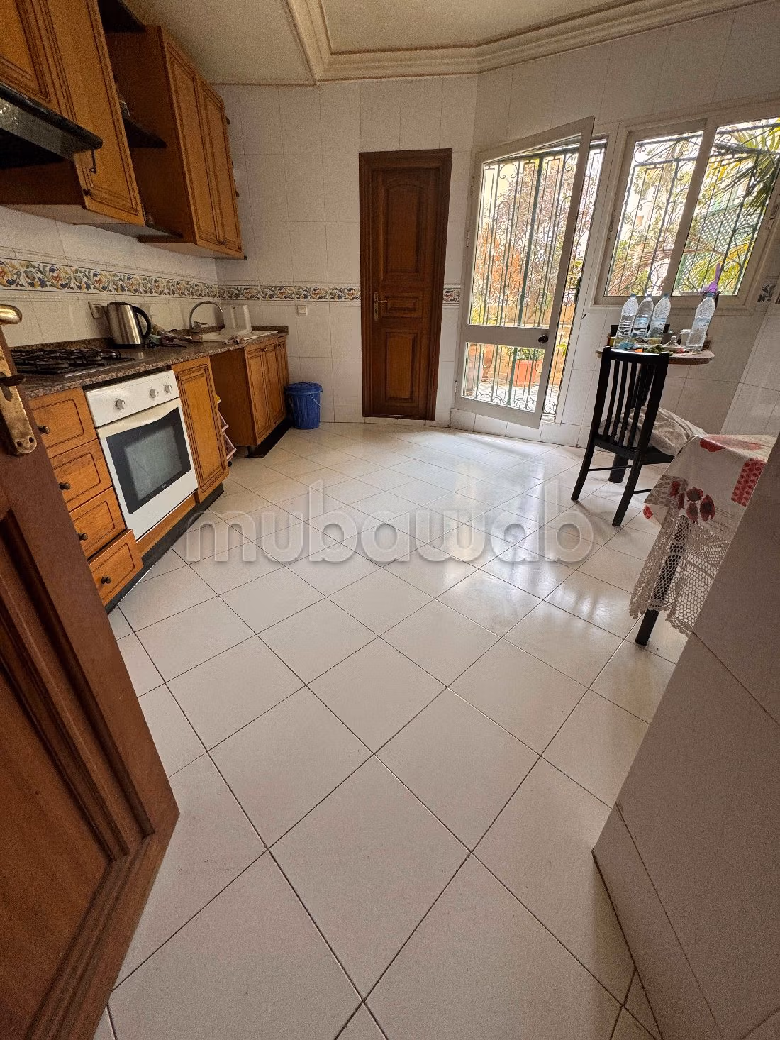 Splendido appartamento da acquistare a Maârif. Superficie di 178 m². Ascensore e posto auto