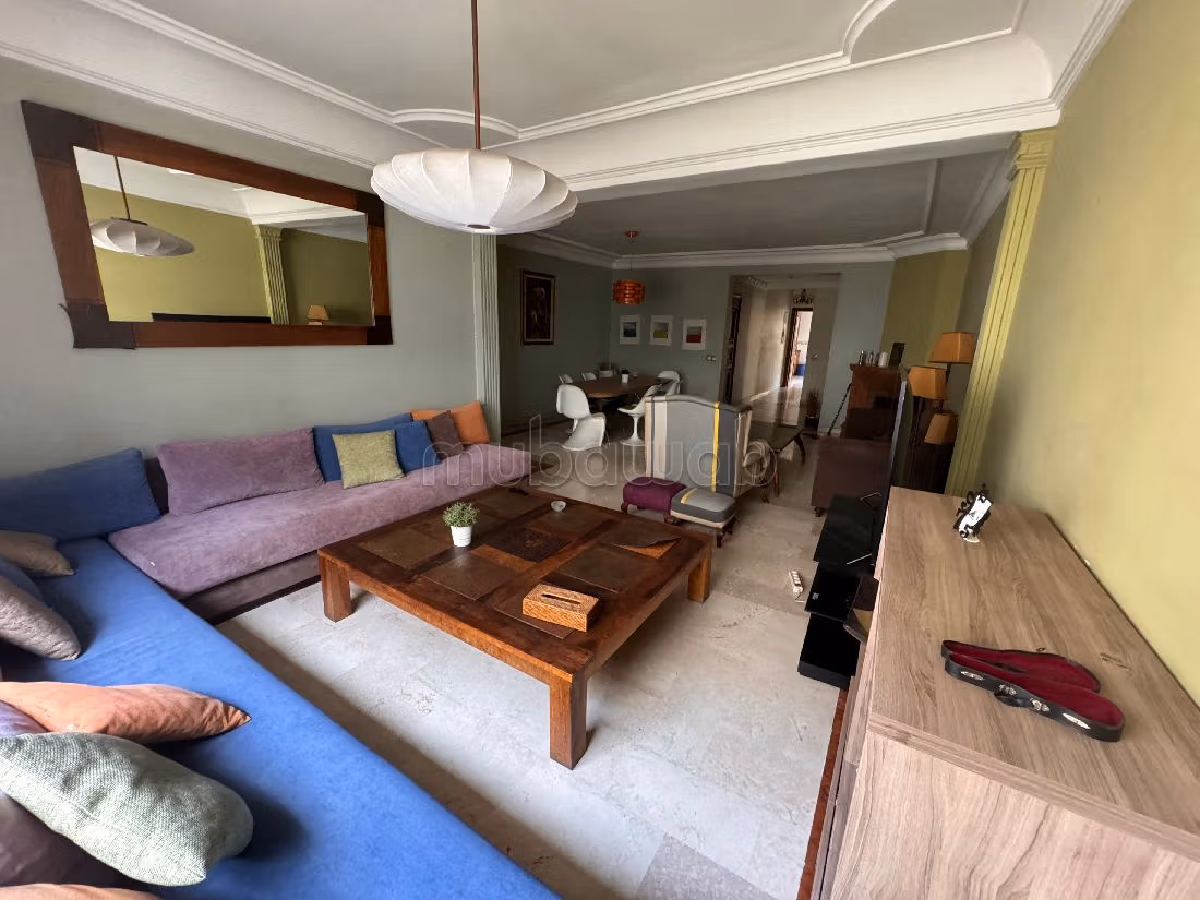 Splendido appartamento da acquistare a Maârif. Superficie di 178 m². Ascensore e posto auto