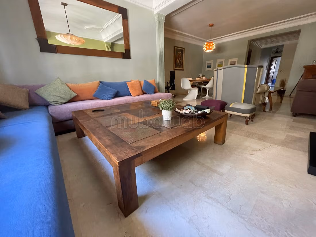 Splendido appartamento da acquistare a Maârif. Superficie di 178 m². Ascensore e posto auto