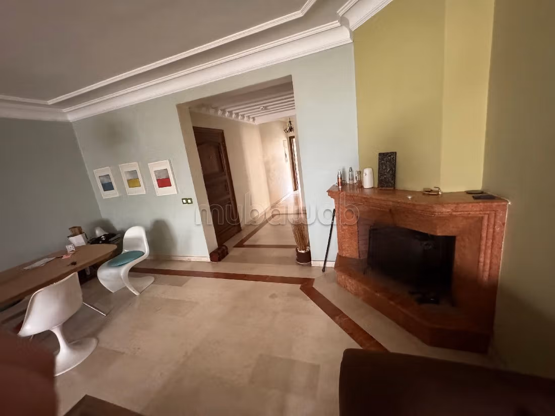 Splendido appartamento da acquistare a Maârif. Superficie di 178 m². Ascensore e posto auto