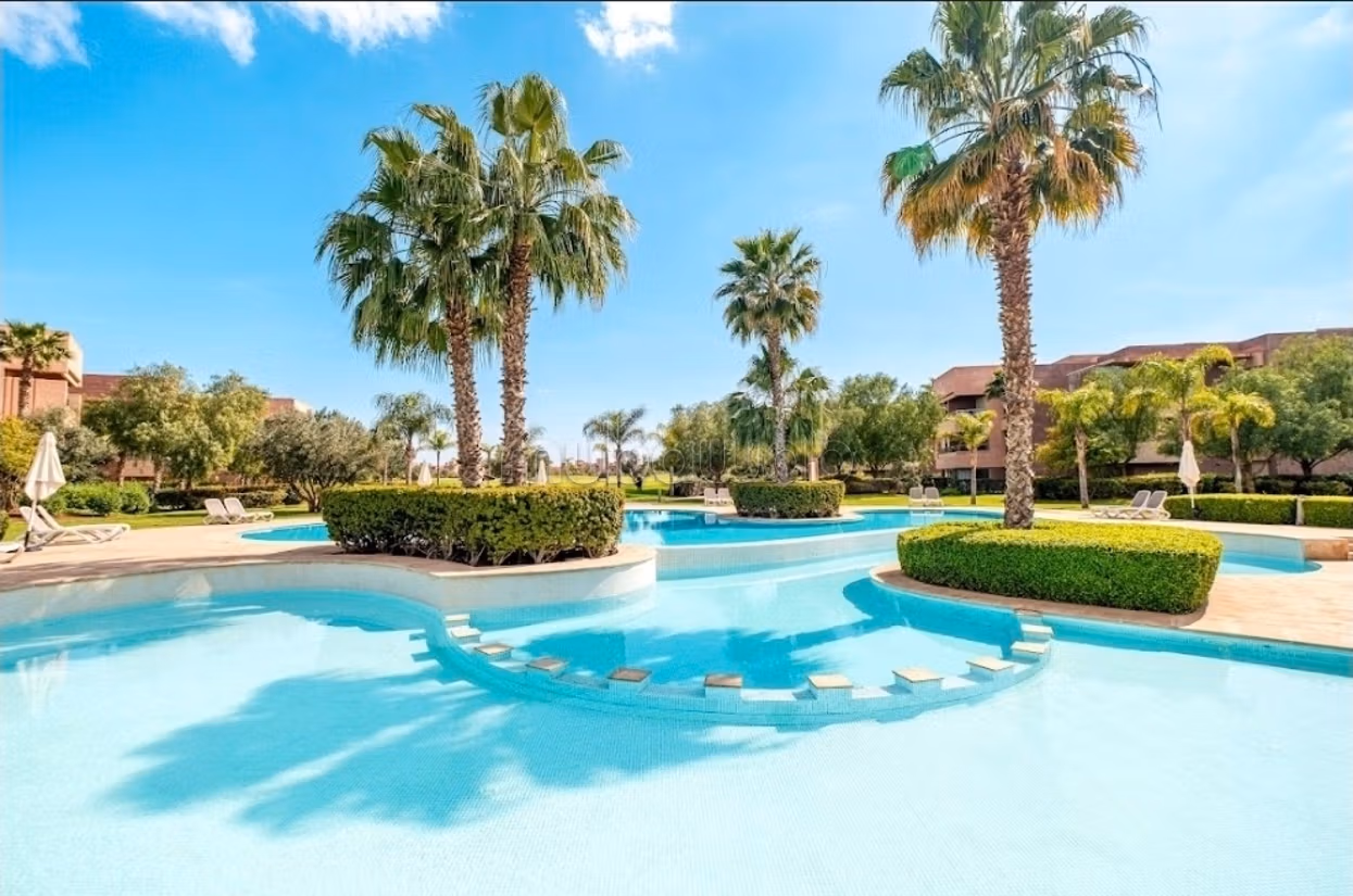 Un beau Rez de jardin meublé prestigia golf city — 2