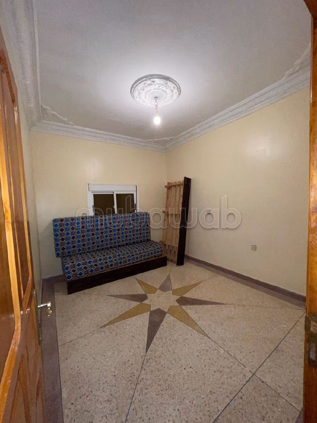 Splendida casa in vendita. 3 camere da letto. Porta blindata e finestre con doppi vetri