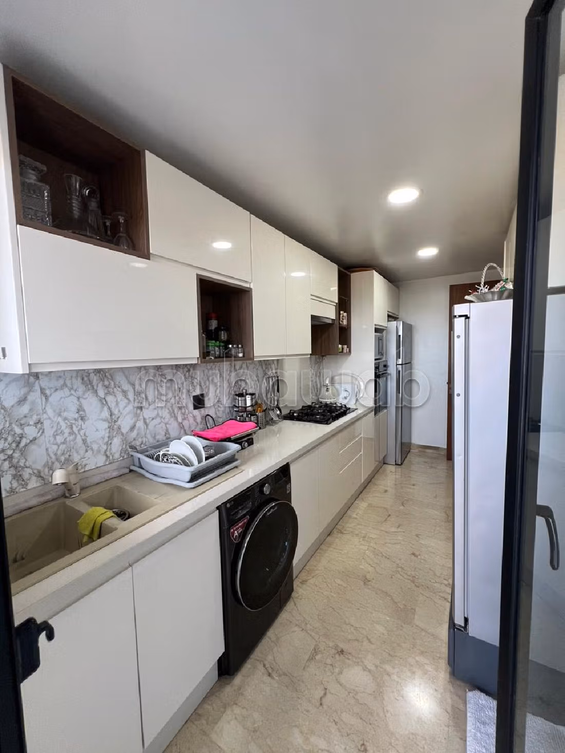 Koopappartementen in Ain Chock. 1 Ruimte. Parkeergelegenheid en lift. 