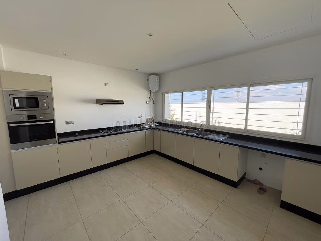 Villa neuve A louer à Basatine el manzeh Souissi
