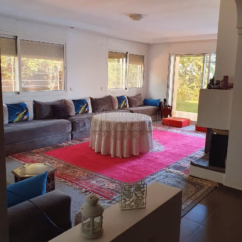 فيلا فخمة للايجار ب شاطئ واد الشراط. 10 قطع رائعة. مفروشة. 