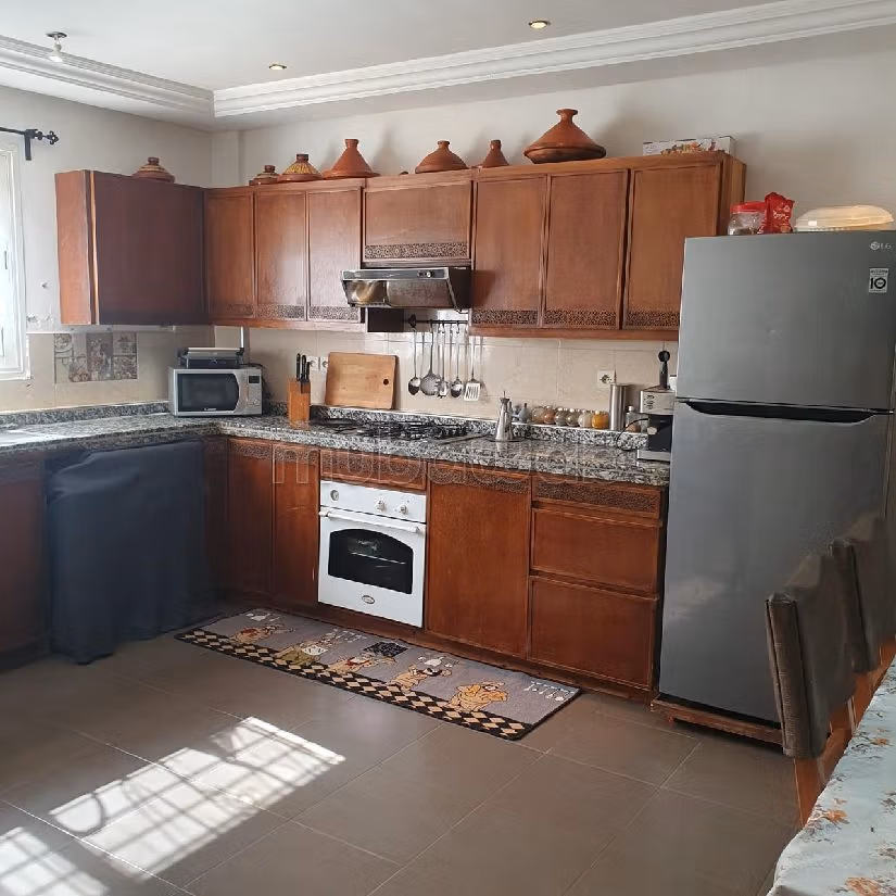 فيلا فخمة للايجار ب شاطئ واد الشراط. 10 قطع رائعة. مفروشة. 