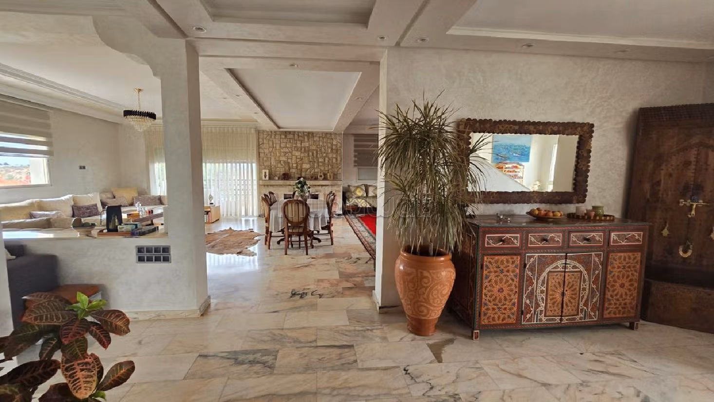 فيلا فخمة للايجار ب شاطئ واد الشراط. 10 قطع رائعة. مفروشة. 