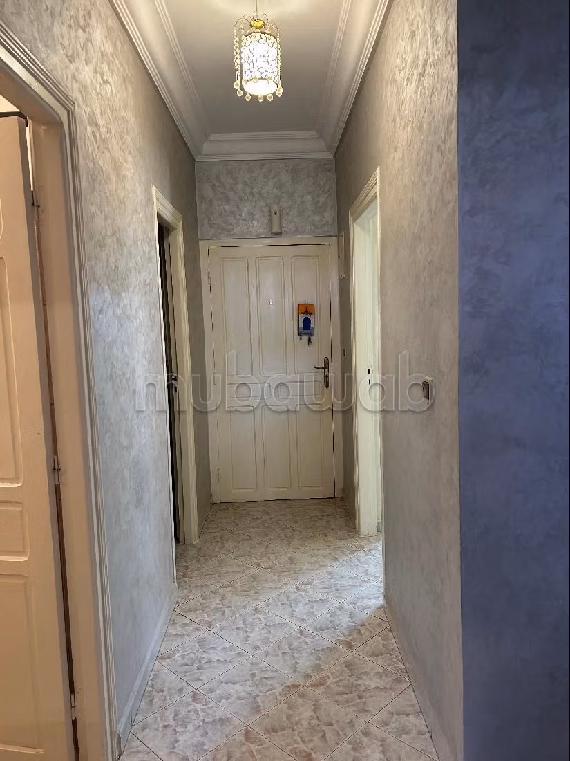 Appartamento da acquistare a Lallamaryem. 2 ampi locali. Salotto tradizionale marocchino. 