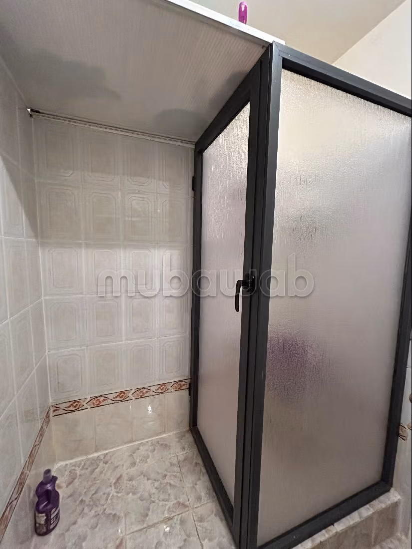Appartamento da acquistare a Lallamaryem. 2 ampi locali. Salotto tradizionale marocchino. 