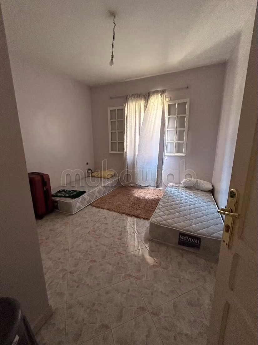 Appartamento da acquistare a Lallamaryem. 2 ampi locali. Salotto tradizionale marocchino. 