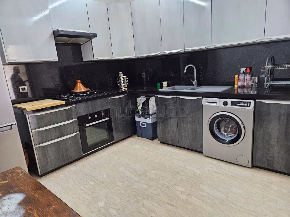 Splendido appartamento in affitto. Superficie totale 114 m². ammobiliato. 