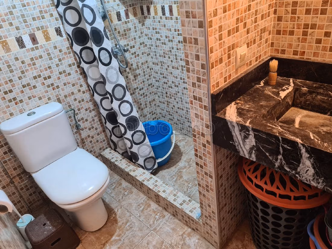 Offices & shops for sale. Area 455 m². 