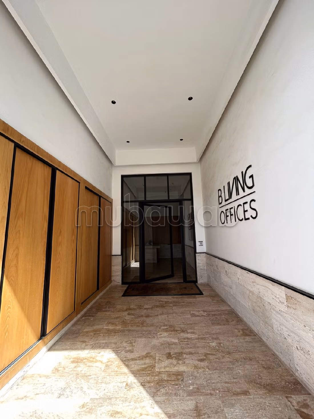Offices for rent in Ain Chock. Dimension 79 m². Robust door, Residence with security
