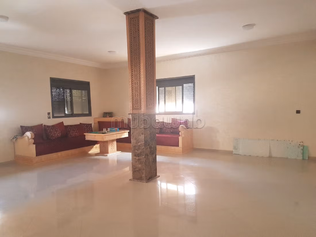 Te koop: huizen in Hay Kassam. 5 Kamers. Terras