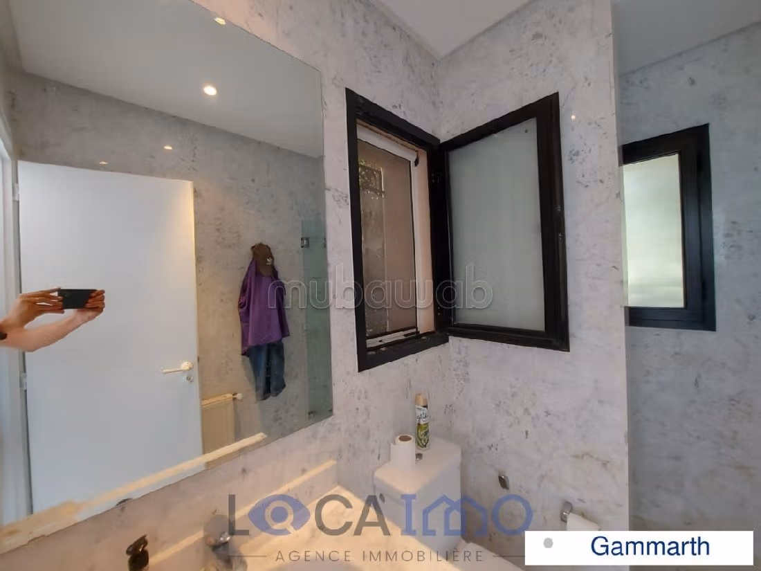A louer une villa en S3 avec piscine à Gammarth