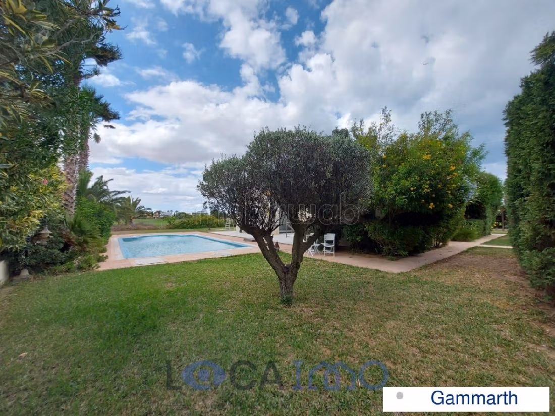 A louer une villa en S3 avec piscine à Gammarth